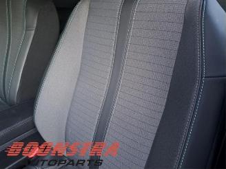 Peugeot 2008 2008 (UD/UK/UR/US/UX), MPV, 2019 e-2008 50 kWh picture 9