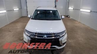 Mitsubishi Outlander Outlander (GF/GG), SUV, 2012 / 2022 2.0 16V PHEV 4x4 picture 8