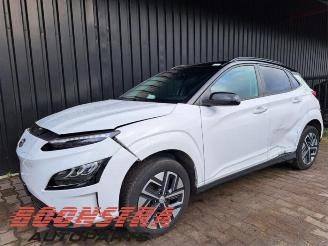 Salvage car Hyundai Kona Kona (OS), SUV, 2017 / 2023 64 kWh 2022/2