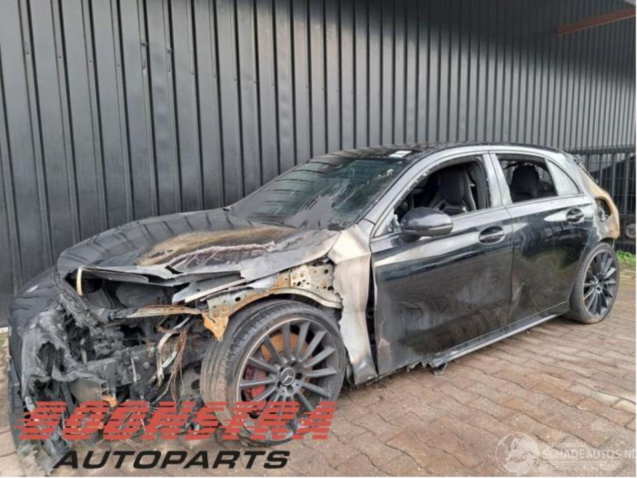 Mercedes A-klasse A-Klasse AMG (177.0), Hatchback, 2018 / 2025 2.0 A-35 AMG Turbo 16V 4Matic