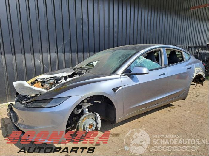 Tesla Model 3 Model 3, Sedan, 2017 Long Range RWD 78kWh