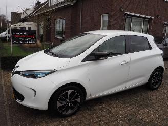 damaged passenger cars Renault Zoé R240 Intens 22Kwh 2016/9