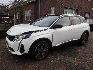 skadebil auto Peugeot 3008 1.6 Hybrid 225 GT 2022/12