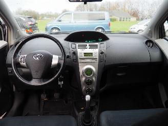 Toyota Yaris 1.3 VVTi Luna picture 13