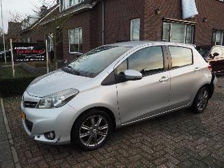 Schadeauto Toyota Yaris 1.3 Dynamic 2012/5
