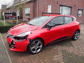 damaged passenger cars Renault Clio 0.9 Tce Dynamique 2014/1