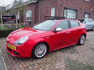 skadebil auto Alfa Romeo Giulietta 1.4T Distinctive Automaat 2011/11