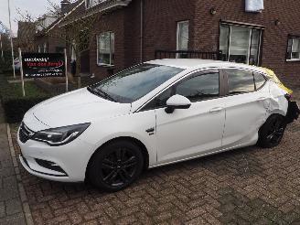 krockskadad bil auto Opel Astra 1.0 t 120 edition 2019/5