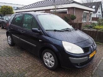Renault Scenic 1.6-16V Business Line picture 3