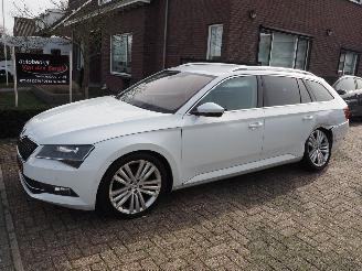 Coche accidentado Skoda Superb 1.8 tsi style bns 2015/12