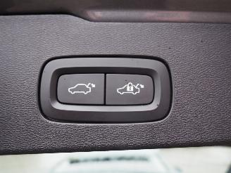 Volvo V-60 2.0 B3 r-Design Motorschade picture 8