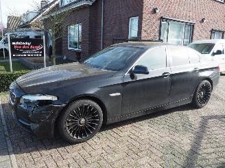 skadebil auto BMW 5-serie 528i High Executive 2011/2