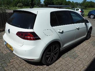 Volkswagen Golf 1.4 TSI GTE Connected Series picture 4