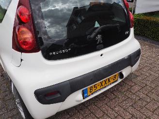 Peugeot 107 1.0 Active picture 9