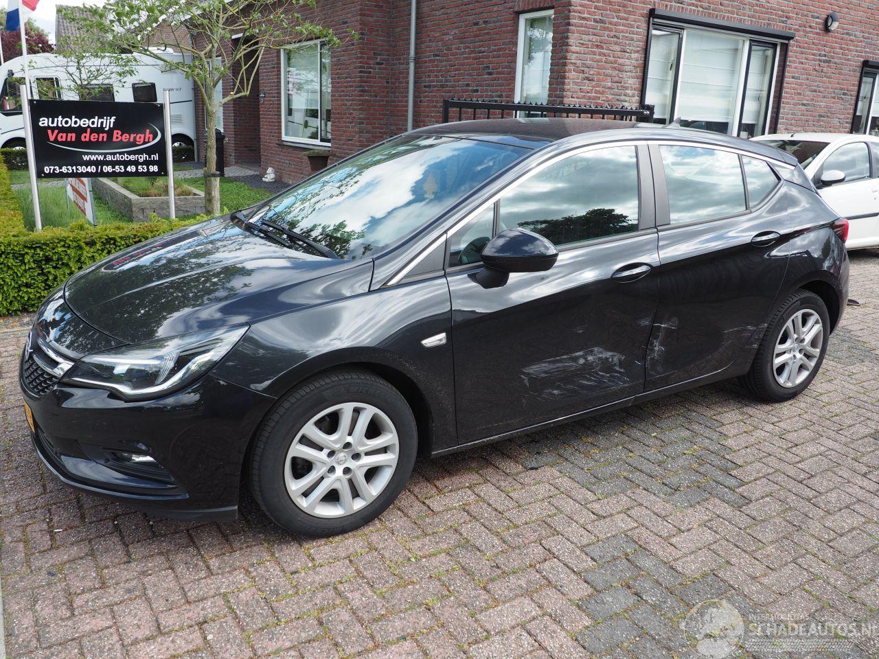 Opel Astra 1.0 Business+