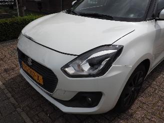 Suzuki Swift 1.2 Stijl Smart Hybrid picture 8