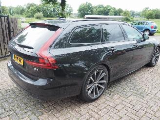 Volvo V-90 2.0 B4 R-Design Motorschaden picture 4