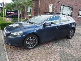 škoda osobní automobily Volvo V-40 2.0 D4 Summum Business 2015/1