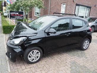 Vaurioauto  passenger cars Hyundai I-10 1.0 Comfort 2024/1