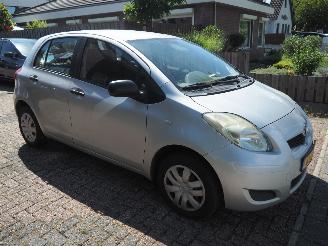 Toyota Yaris 1.0 VVTi Acces picture 3