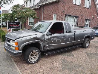 Unfallwagen Chevrolet Silverado Ext.Cab 5.7 v8 1988/3