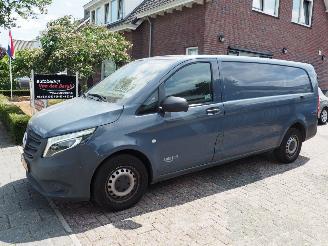 krockskadad bil bedrijf Mercedes Vito 114CDI Automaat Extra Lang 2022/9