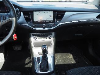 Opel Astra 1.6 CDTI Business+ Automaat picture 19