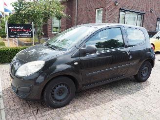 Damaged car Renault Twingo 1.2 Authentique 2009/10