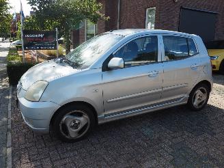 skadebil auto Kia Picanto 1.1 LXE Automaat 2004/12