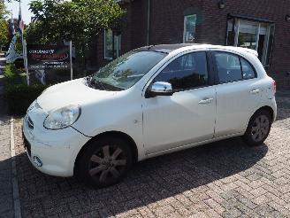 Voiture accidenté Nissan Micra 1.2 Dig-S Elle Automaat 2013/6
