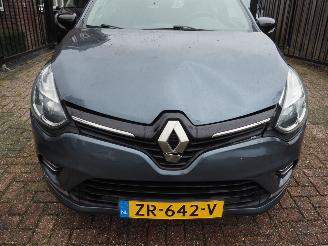 Renault Clio 1.5 Dci Limited Automaat picture 9