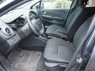 Renault Clio 1.5 Dci Limited Automaat picture 24