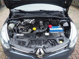 Renault Clio 1.5 Dci Limited Automaat picture 11
