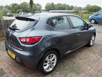 Renault Clio 1.5 Dci Limited Automaat picture 4