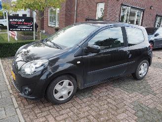 uszkodzony samochody osobowe Renault Twingo 1.2-16V Dynamique 2010/8