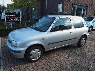 uszkodzony samochody osobowe Nissan Micra 1.3 LX Automaat 1996/3