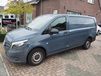 krockskadad bil bedrijf Mercedes Vito 110 CDI Functional Lang 2021/9