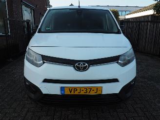 Toyota Proace City 1.5 D-4D Runner Long L2 picture 2
