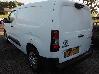 Toyota Proace City 1.5 D-4D Runner Long L2 picture 6