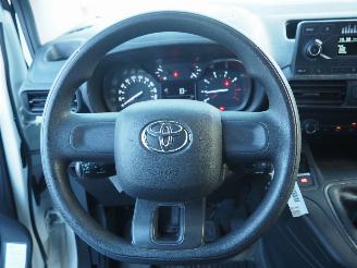 Toyota Proace City 1.5 D-4D Runner Long L2 picture 14