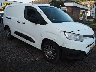 Toyota Proace City 1.5 D-4D Runner Long L2 picture 3