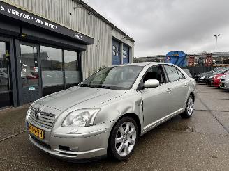 krockskadad bil auto Toyota Avensis 2.0 AIRCO 108KW 2004/3
