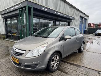 Vaurioauto  passenger cars Opel Corsa 1.2 AIRCO 51KW 2010/9