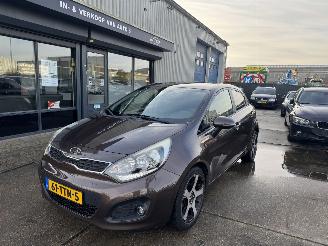 krockskadad bil auto Kia Rio 1.2 63KW AIRCO 2012/4