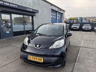 Peugeot 107 1.0 12V AIRCO picture 2
