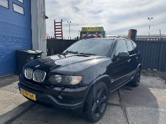 Vaurioauto  passenger cars BMW X5 4.6is 255kw 2002/8