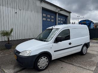 Damaged car Opel Combo 1.6 16V CNG GAS AIRCO 2011/8