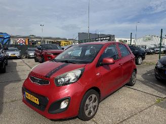 krockskadad bil auto Kia Picanto 1.0 AIRCO 5-DEURS 2012/5