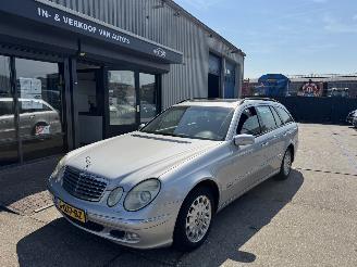 Vaurioauto  passenger cars Mercedes E-klasse E240 AUTOMAAT 2003/10