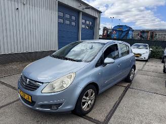 krockskadad bil auto Opel Corsa 1.2 16V AIRCO 5-DEURS 2008/1